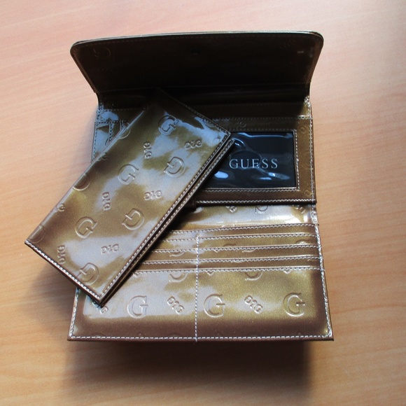 Guess handbag with matching wallet - Picture 2 of 3